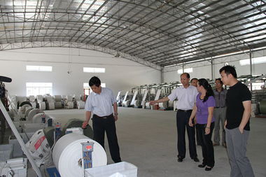 田陽縣政協(xié)領(lǐng)導(dǎo)深入委員企業(yè)開展調(diào)研視察，助力市場(chǎng)發(fā)展